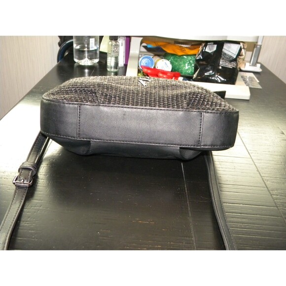 Simply Vera Remsen Crossbody Bag - Picture 9 of 11